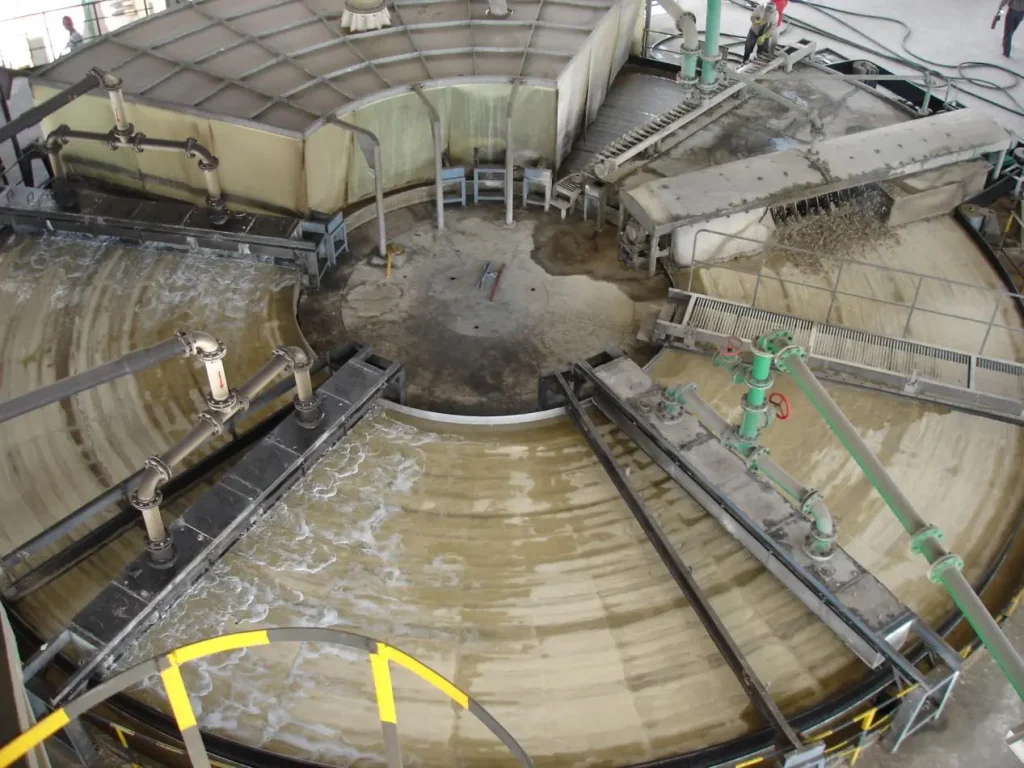 Top view of the rotary table vacuum filter