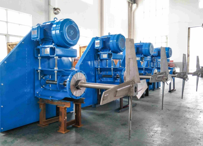 Side-Entry Agitator Units in Manufacturing Facility